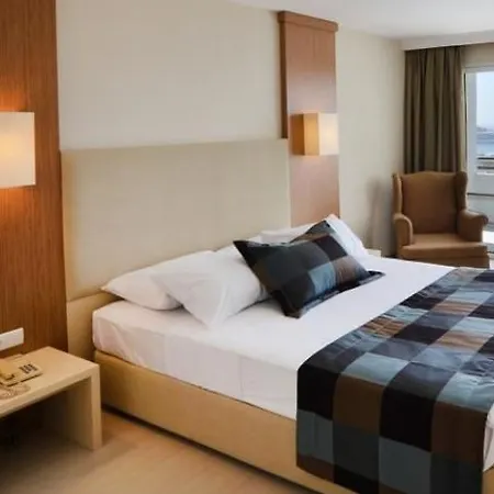 ホテル City's Hill クシャダス